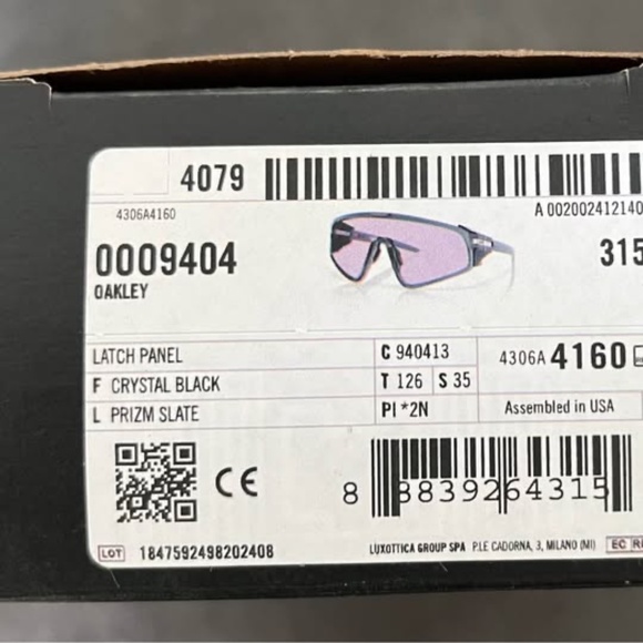 Oakley Latch panel Sunglasses - Picture 7 of 7